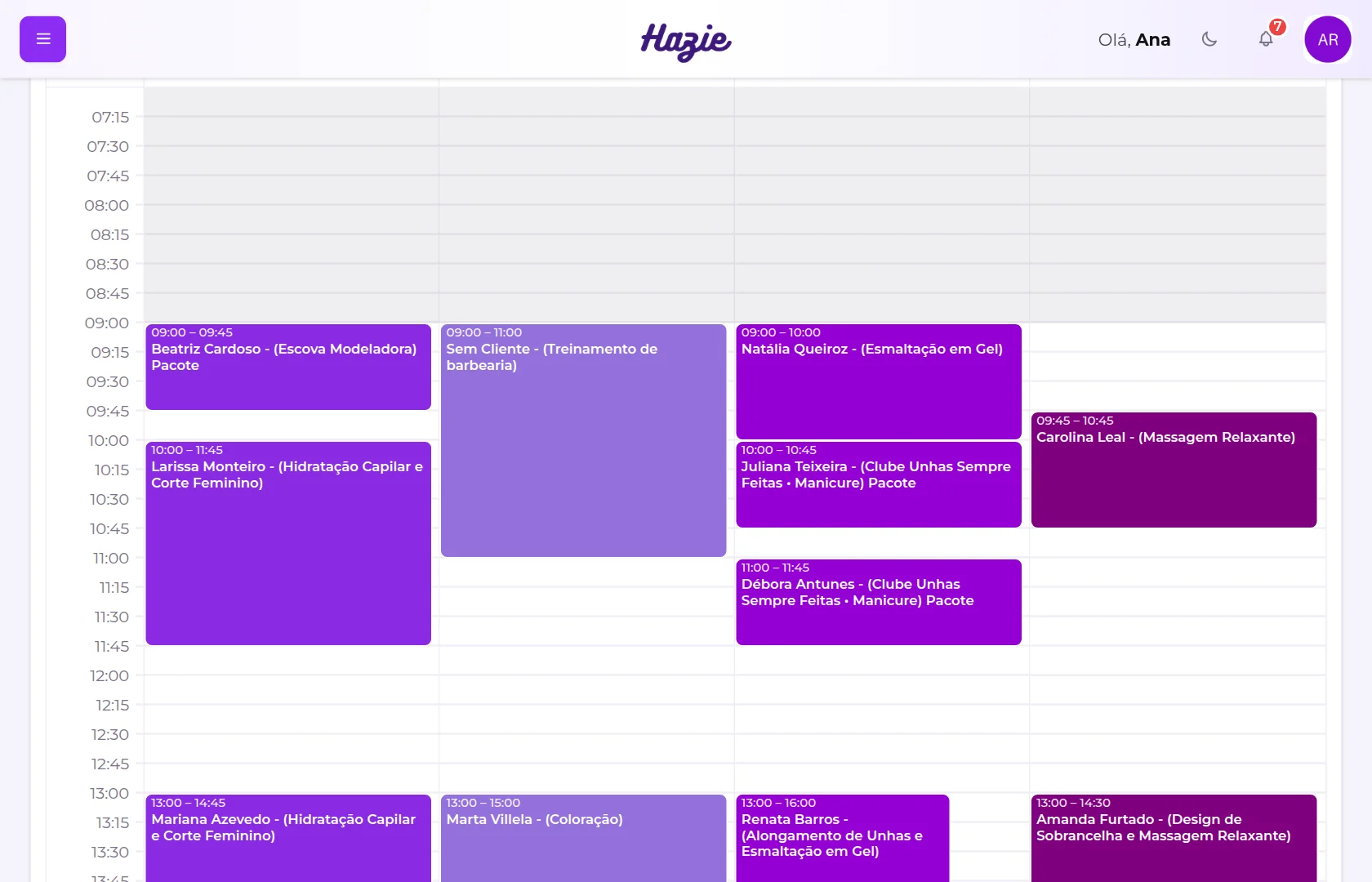 Agenda com um bloqueio na coluna de um profissional, identificado como Sem Cliente e o motivo Treinamento de barbearia