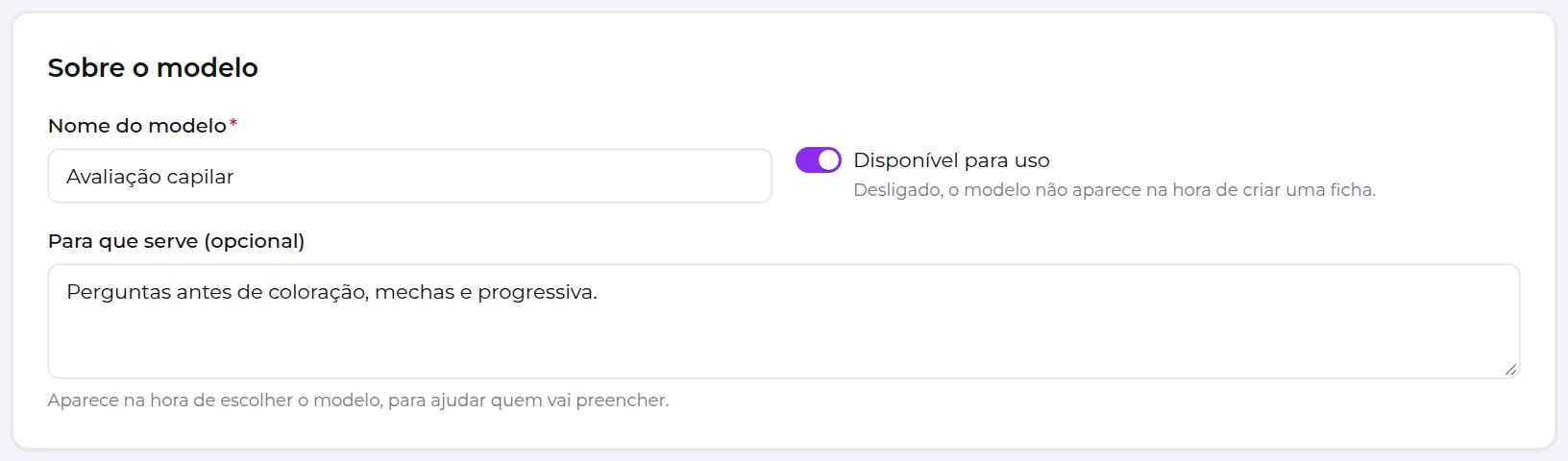 Dados de um modelo em edição, com o nome, a chave Disponível para uso e a descrição