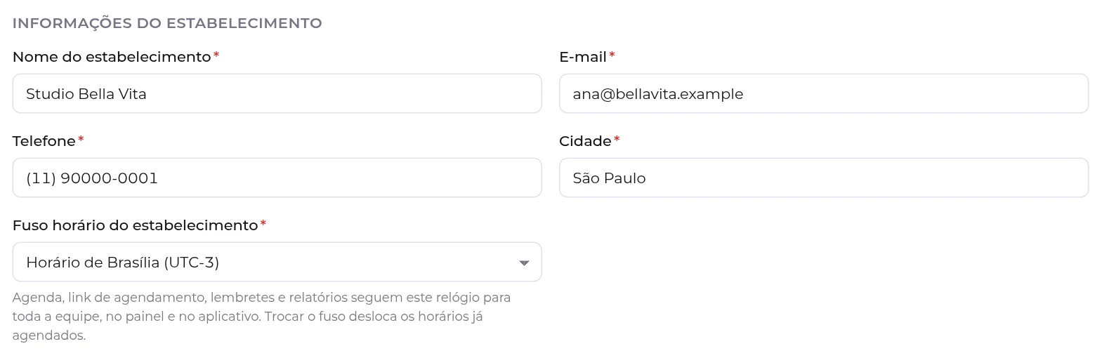 Bloco Informações do estabelecimento, com nome, e-mail, telefone, cidade e fuso horário